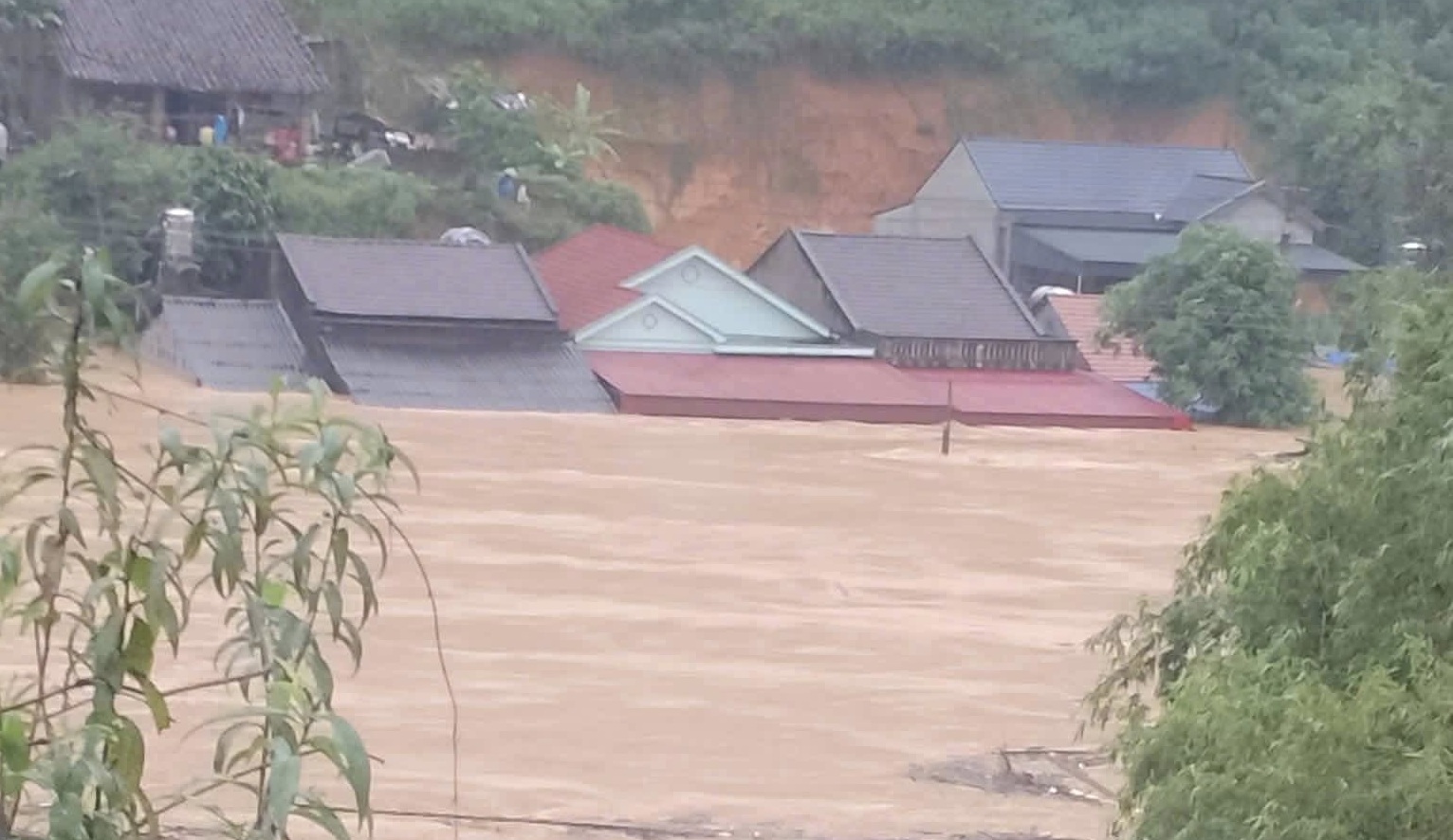 Thiệt hại nặng nề do bão lũ và vai trò tiên phong của doanh nghiệp bảo hiểm